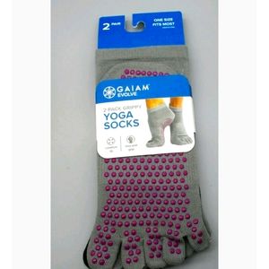 Gaiam yoga toe separation socks size s/m. size 5-9 shoe New, in package. 2 pairs